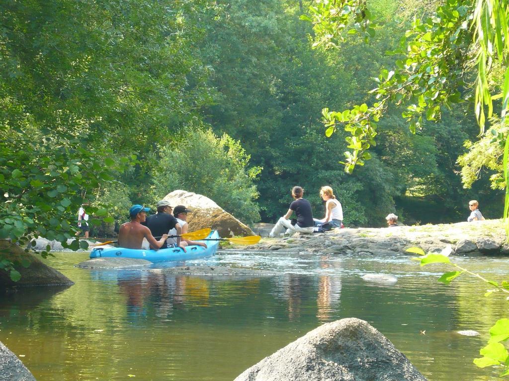Village De Gites Du Moulin Neuf Getigne Bagian luar foto